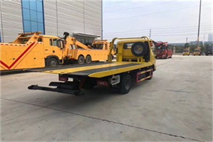 罗定非事故拖车